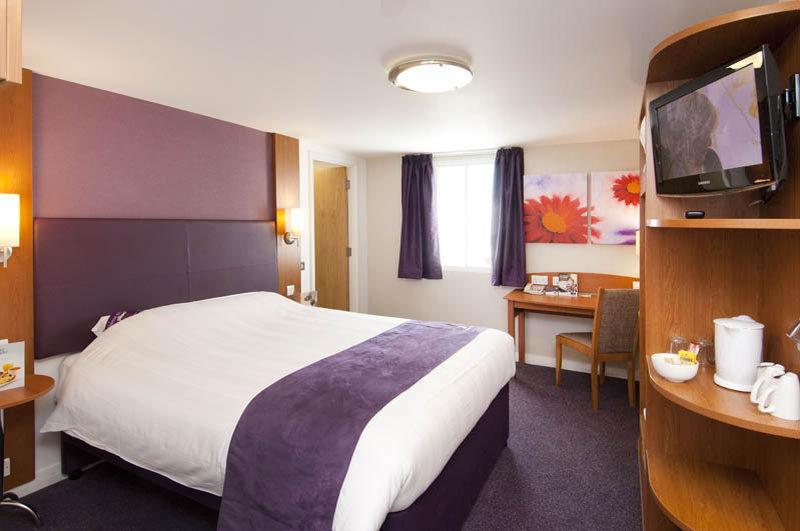 Premier Inn Dunstable / Luton Экстерьер фото