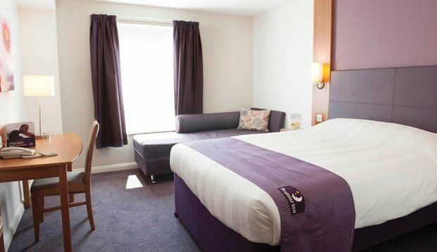 Premier Inn Dunstable / Luton Экстерьер фото